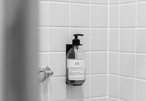 Pourquoi les salles de bain des hôtels de luxe sont-elles si apaisantes ? Les 7 secrets de leur design.